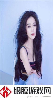 丝袜足：**丝袜的魅力与风情