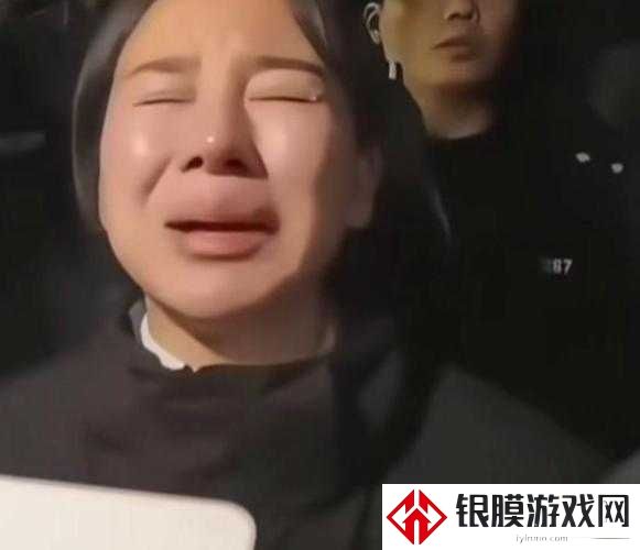 震惊!他居然把这段视频传遍全班?女生崩溃哭诉的背后真相