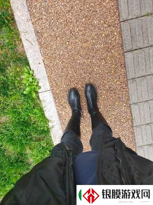 外勤中突然下雨麻妃