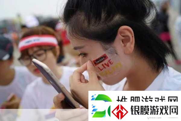 手撕衣服的视频