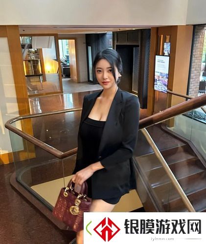 扌喿辶畐和畐畬的区别
