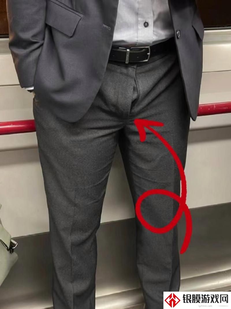 总裁的裤子拉链开了